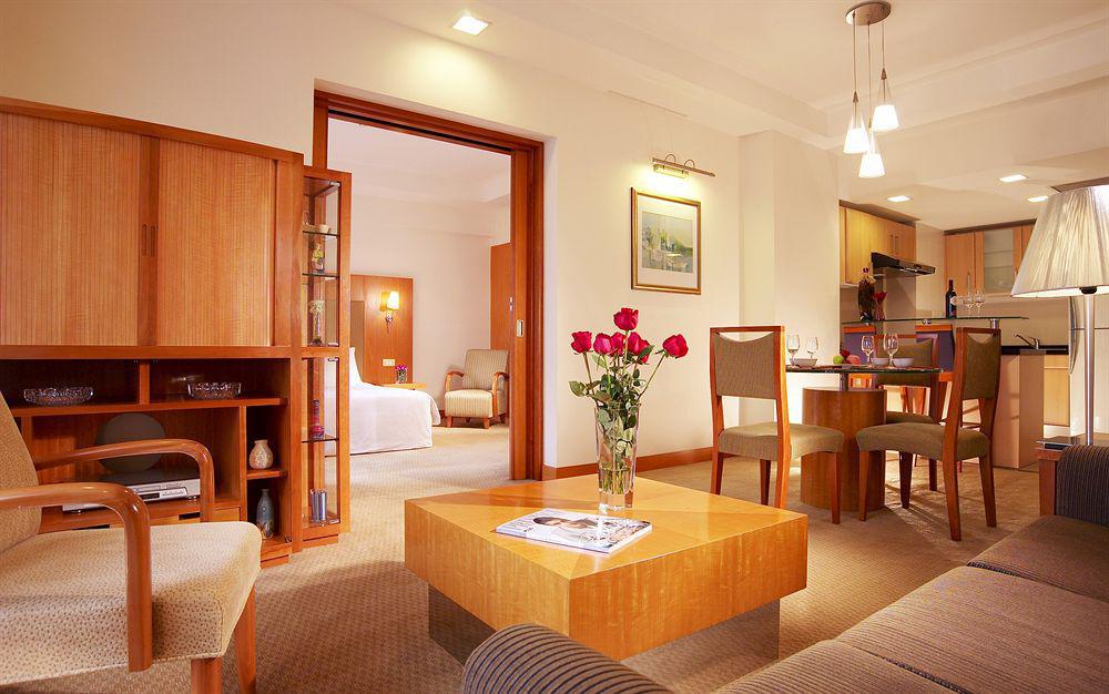 Carlton Hotel Singapur Zimmer foto